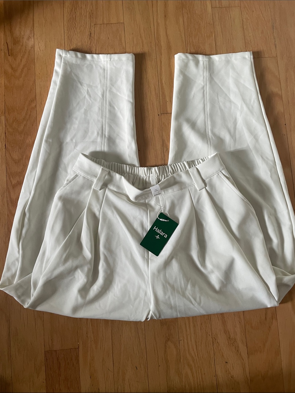 HALARA off White Pleated High-Waist Tapered Pants ladies size medium